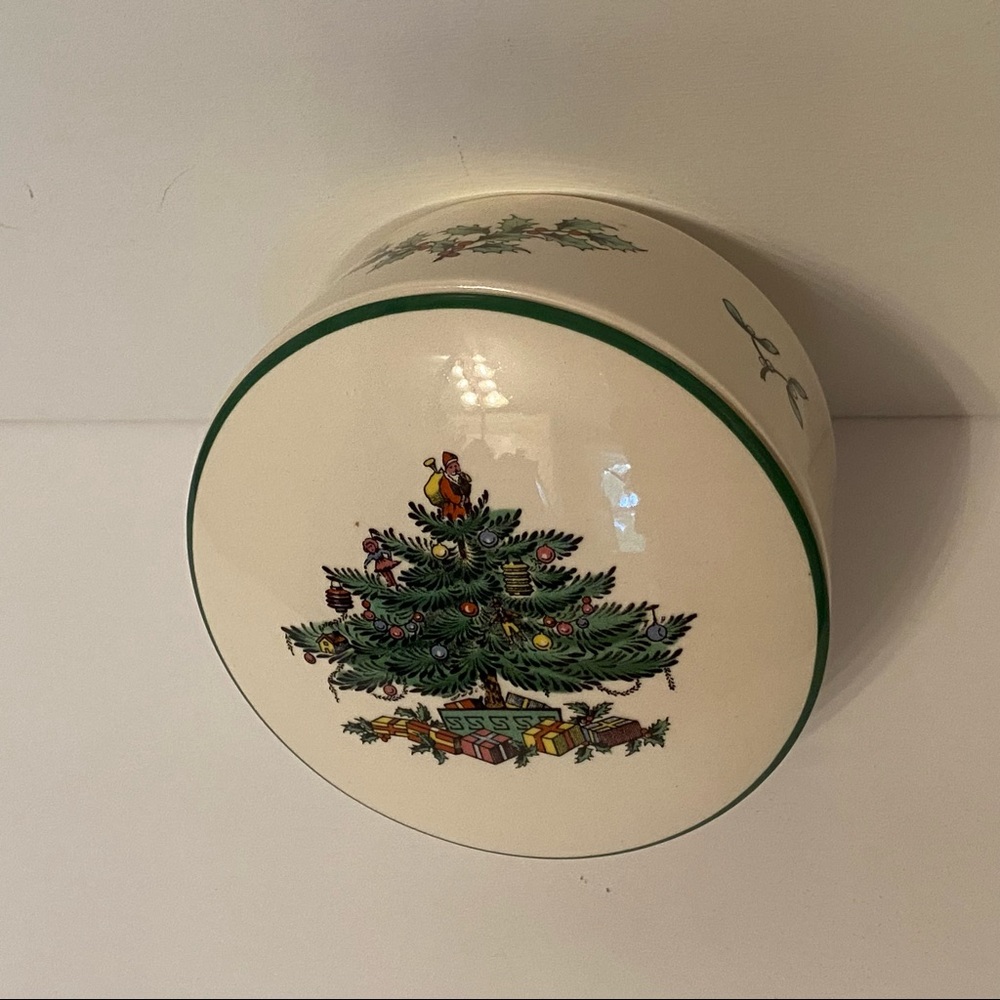 SPODE TRINKET BOX CHRISTMAS TREE DECOR WHITE ROUND 4” 2 PIECE PORCELAIN HOLIDAY
